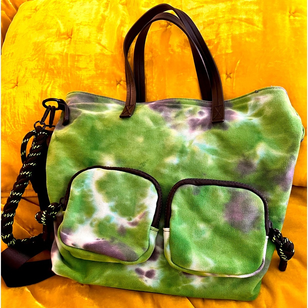Cute, green tie-dye bag with cool braided strap